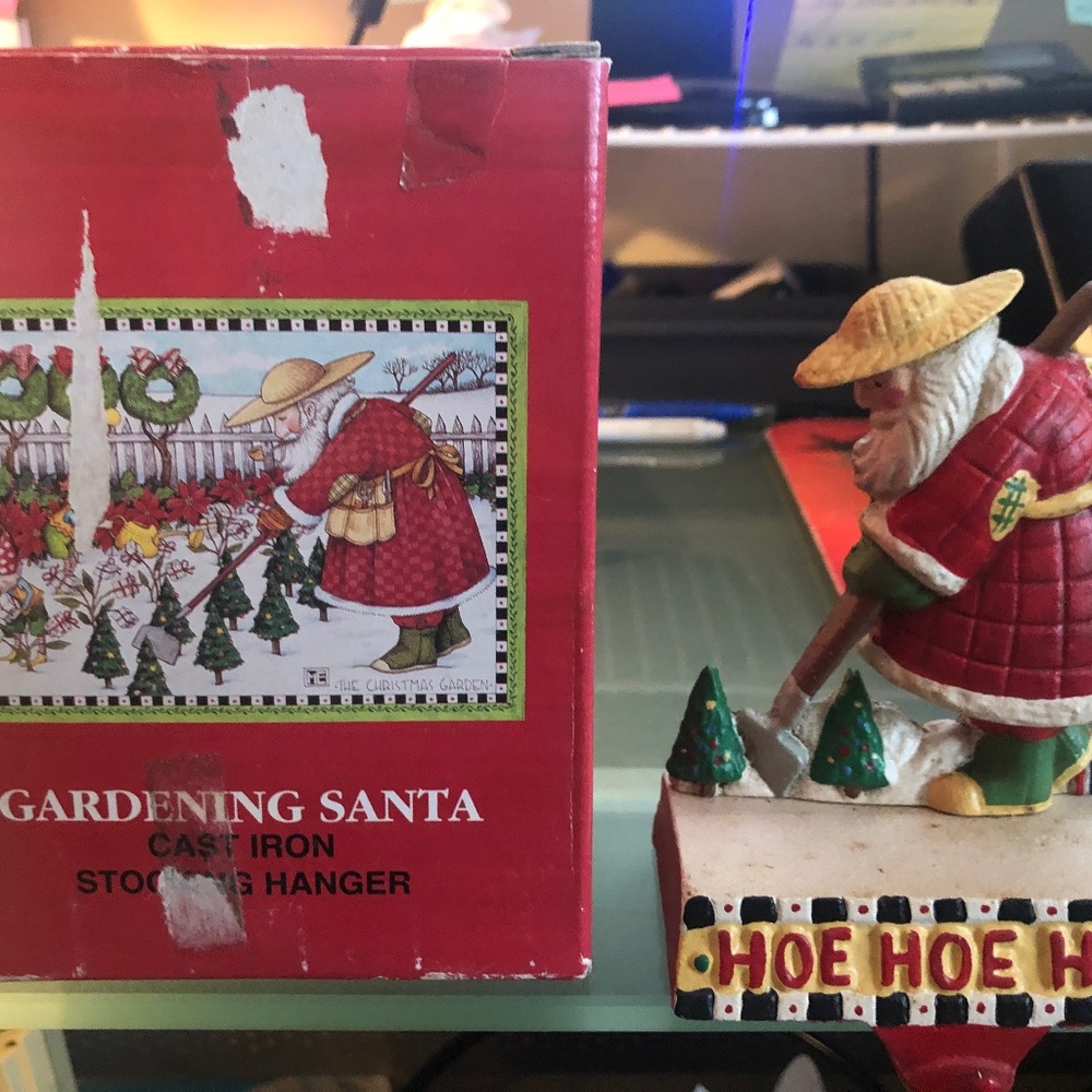 Cast Iron Gardening Santa Stocking Holder 🎄🎄🎄